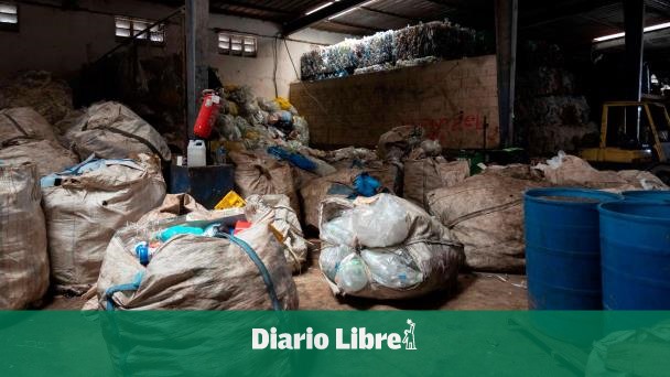 They ask the President not to promulgate reform to the solid waste law