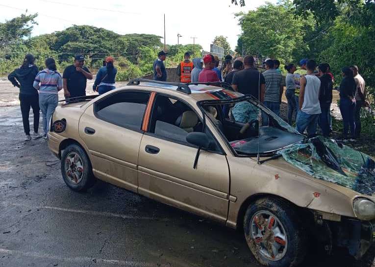 They recover the girl's body that fell into the waters of the El Dead pipe