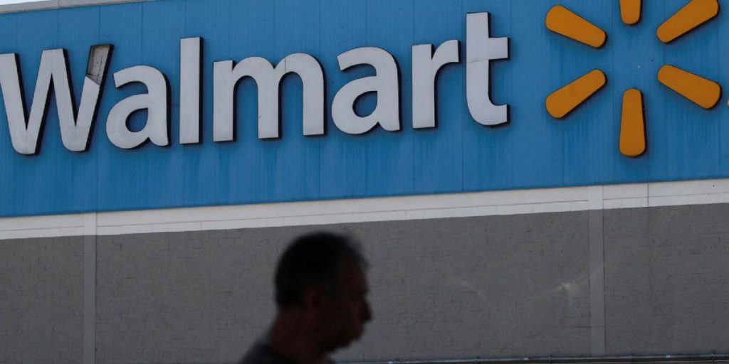 They report 11 stabbed in front of a walmart in Michigan, United States