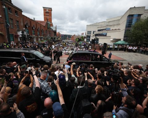 Thousands of fans give their last goodbye to Ozzy Osbourne in their native Birmingha