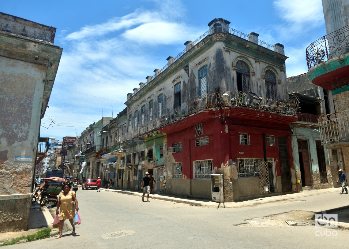 Trocadero Street, a microcosm of Havana