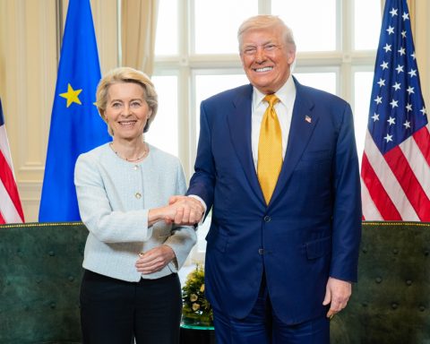 Trump sets to 15 % tariffs for the European Union in "the largest agreement ever achieved"