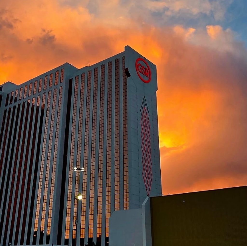 Two dead and three injured in shooting in front of a reindeer casino, Nevada