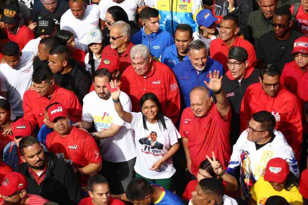 Vice President: Chávez was a ray of light for the people