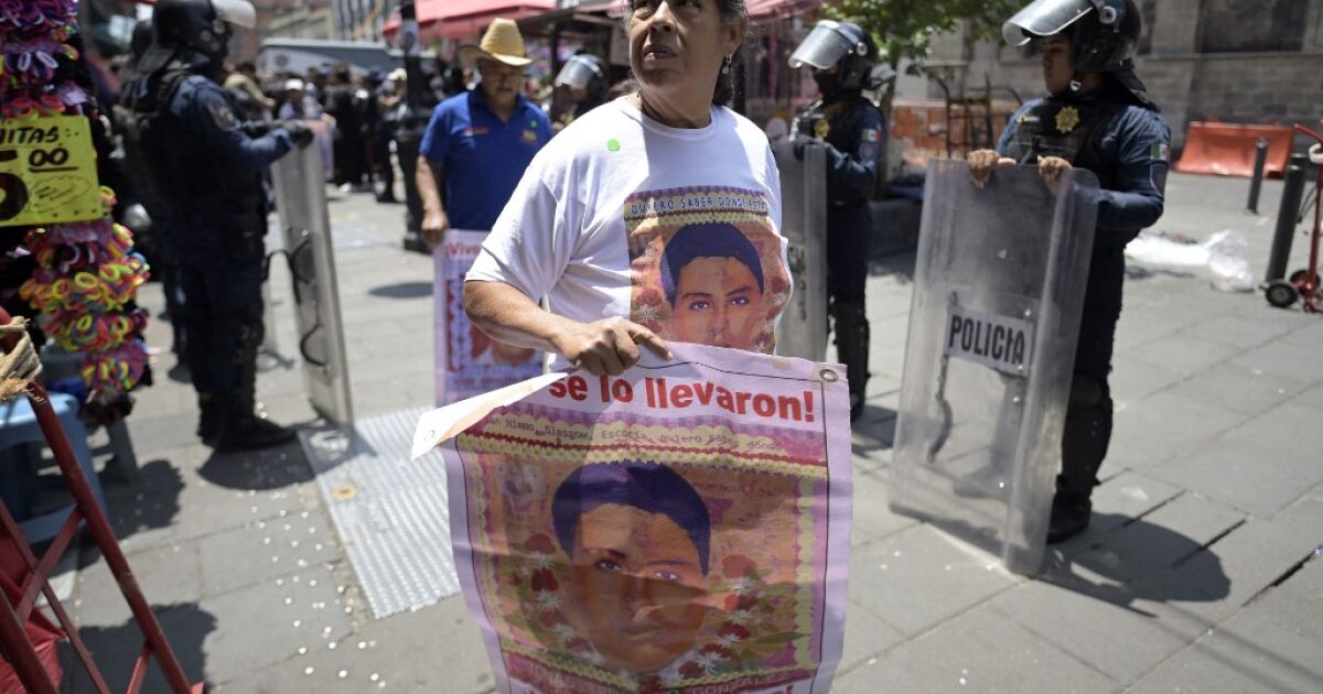 Vidulfo Rosales: Sheinbaum will offer new research lines of Ayotzinapa