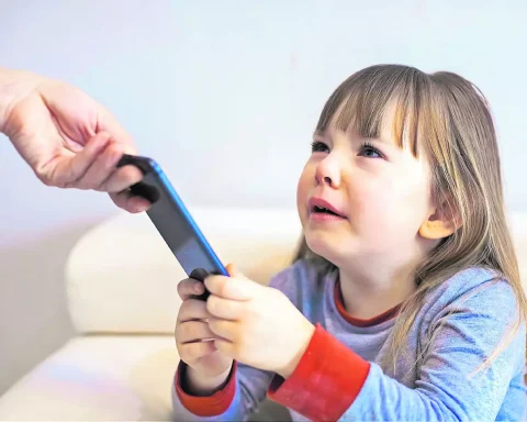 What happens to children who use cell phone since childhood