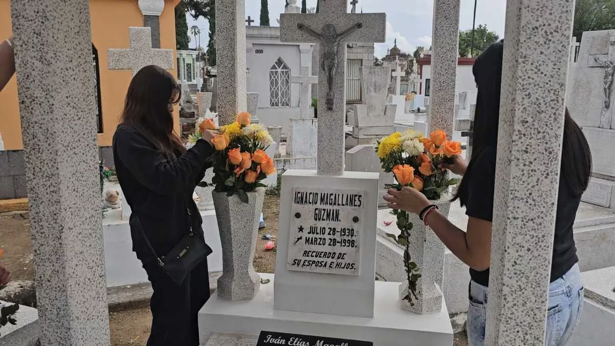With music, families pay tribute to deceased parents in different cemeteries