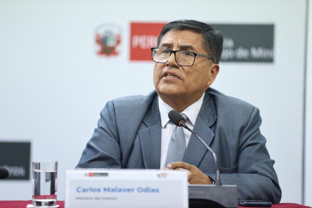 "I don't let me drive": Interior Minister denies interference from Santiváñez