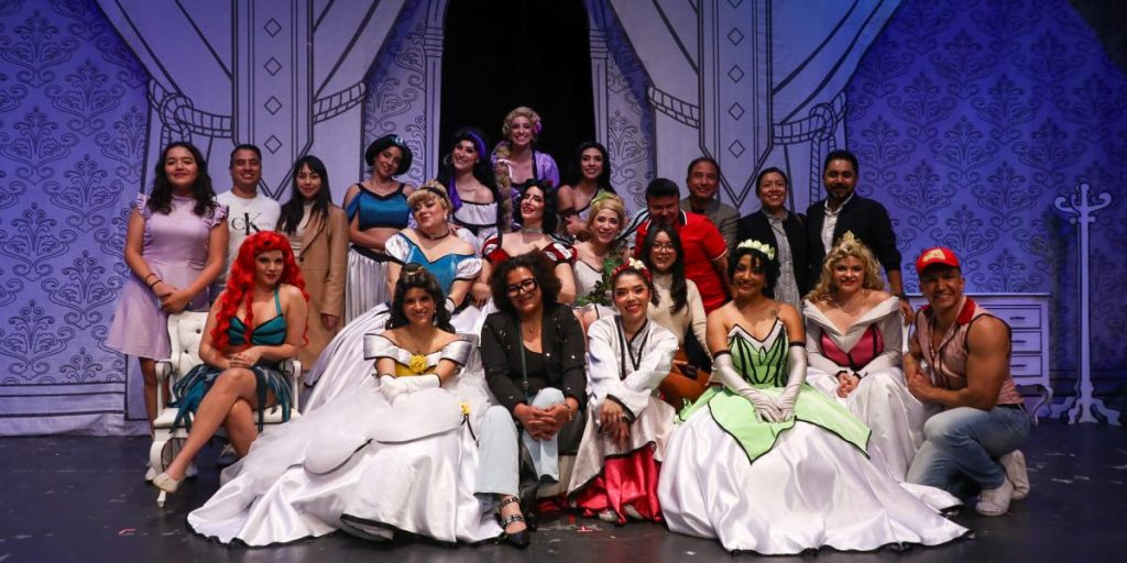 "12 princesses in struggle", the staging that captivated Club the economist