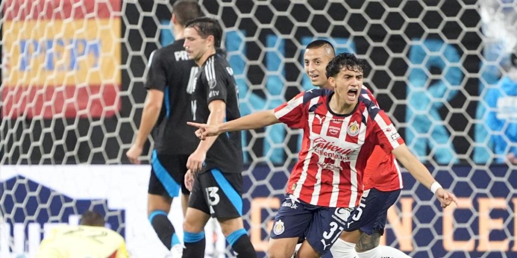 2-2: Gabi Milito Chivas is still alive