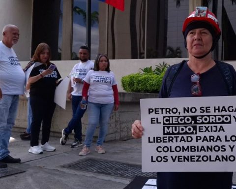 Familiares presos políticos-Colombia colombianos