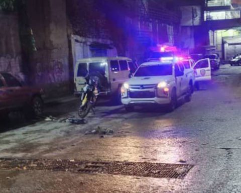 A deceased person and three houses affected, after rains in Caracas this #17ago