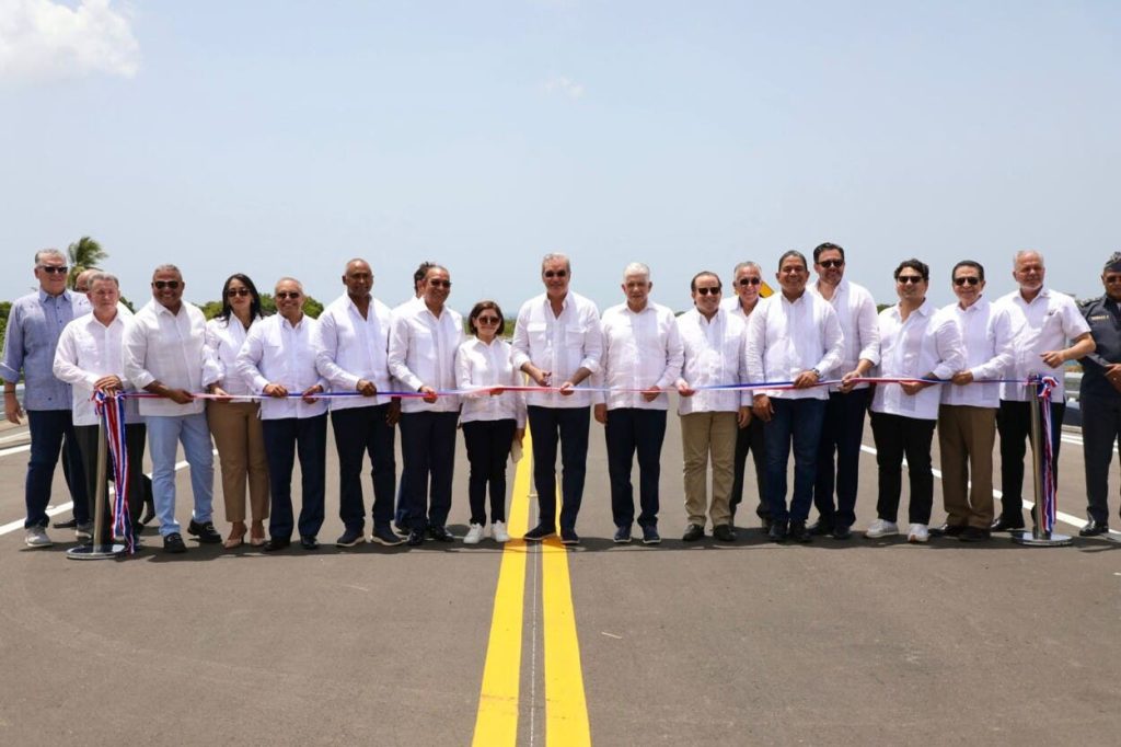 Abinader inaugura Circunvalación de Baní y resalta obras del sur