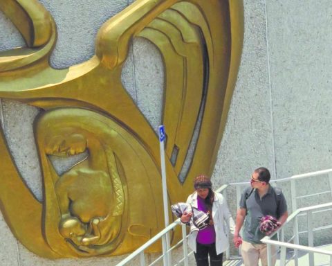 Accelerates IMSS affiliation of independent workers, adds to natura and red devils