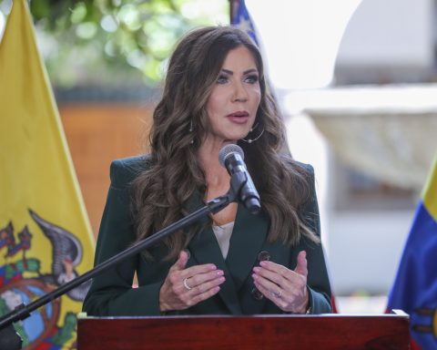 Alcatraz Caimán is "a model," says National Security Secretary Kristy Noem