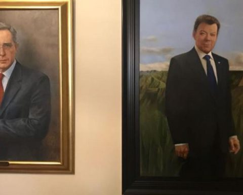 Álvaro Uribe and the Democratic Center, upset with Santos for attending Miguel Uribe Funeral