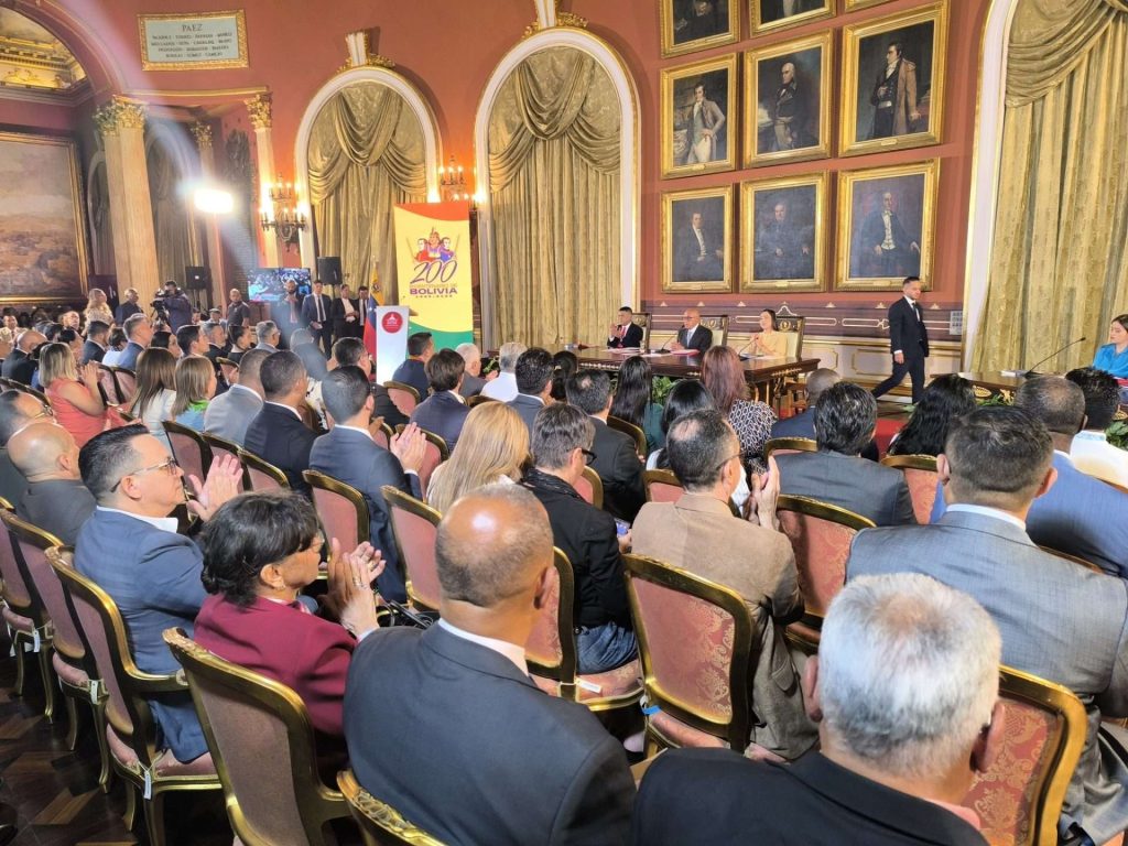 An special session on the occasion of Bolivia's bicentennial
