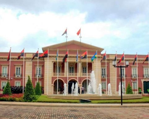 Angola expresses her solidarity to Maduro