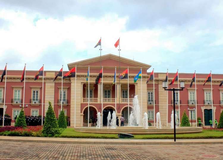 Angola expresses her solidarity to Maduro