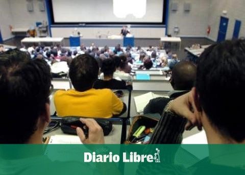 Anje states that 45 % study low -salary races