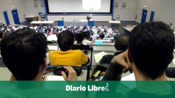 Anje states that 45 % study low -salary races