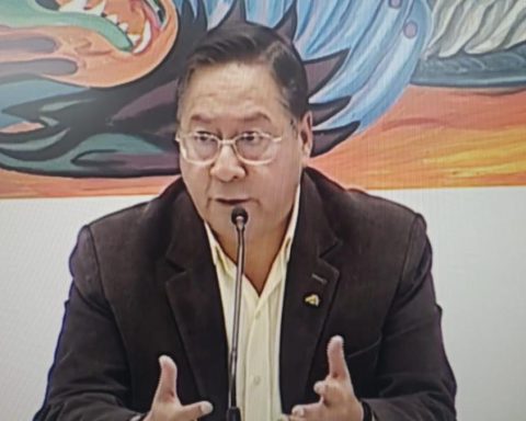 Arce says that "will not flee from the country" And, after leaving the presidency, he will return to teaching