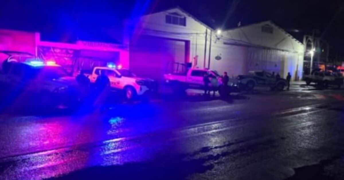 Armed command attacks and burns House of Mayor of Queréndaro, Michoacán