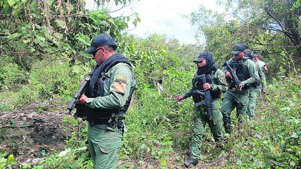 Brazilian who wounded police had double identity and when he left two bags