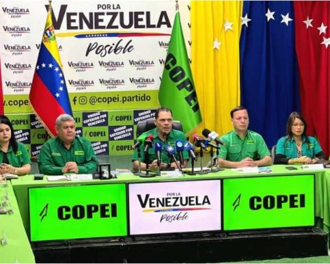 COPEI proposes to refound a democratic opposition in the country