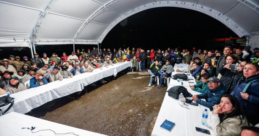 Campesino unemployment is raised in Boyacá and the passage is restored on the Bogotá - Tunja road