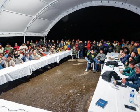 Campesino unemployment is raised in Boyacá and the passage is restored on the Bogotá - Tunja road