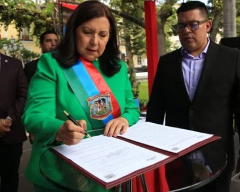 Carmen Meléndez swords as mayor of Caracas