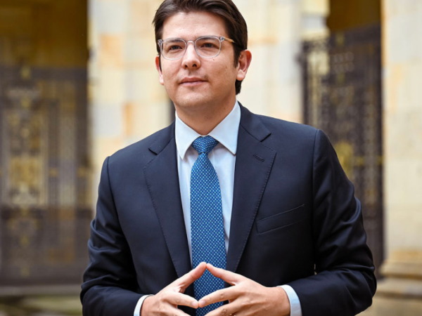 Colombia is not alone in 'This' difficult' moment: Undersecretary of State of the United States.