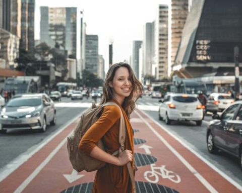 Colombian migrants acquire more and more safe when they live abroad