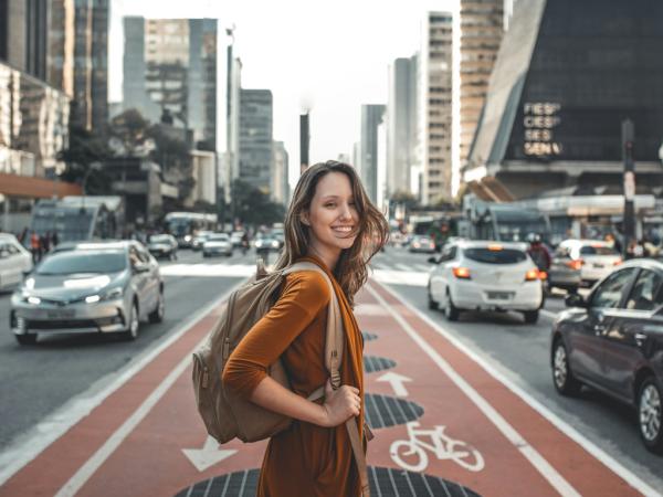 Colombian migrants acquire more and more safe when they live abroad