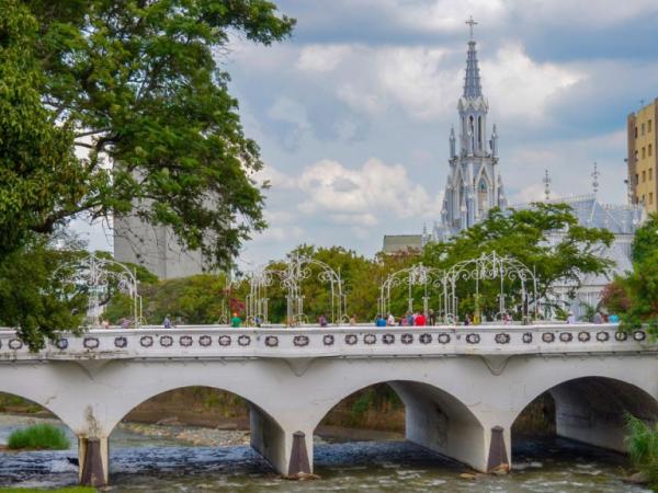 Colombia's pedestrian toll for which almost nothing pays and saves minutes of walking