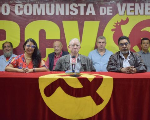 Communist Party says that "secret agreements" with Chevron violent the Constitution