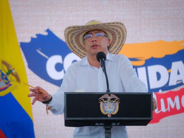 'Complicity with a dictatorship?': Guilds and leaders question Petro's support for Maduro