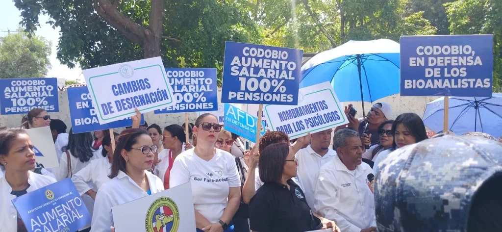 Conasalud protests in front of the SNS to demand pending agreements