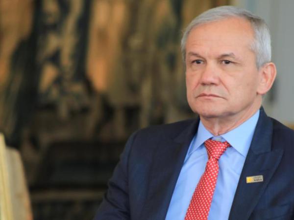 Controversy for alleged government management for residence in Nicaragua of former official