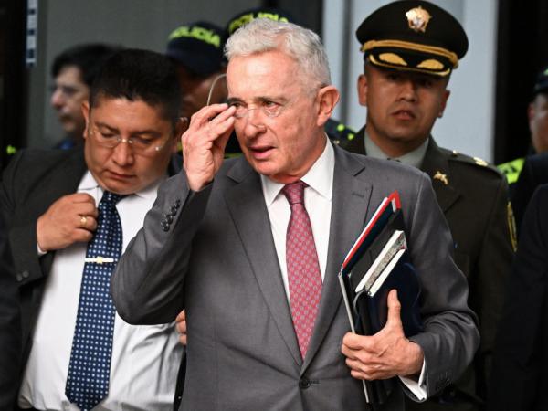 Court denied provisional suspension of house arrest of Álvaro Uribe