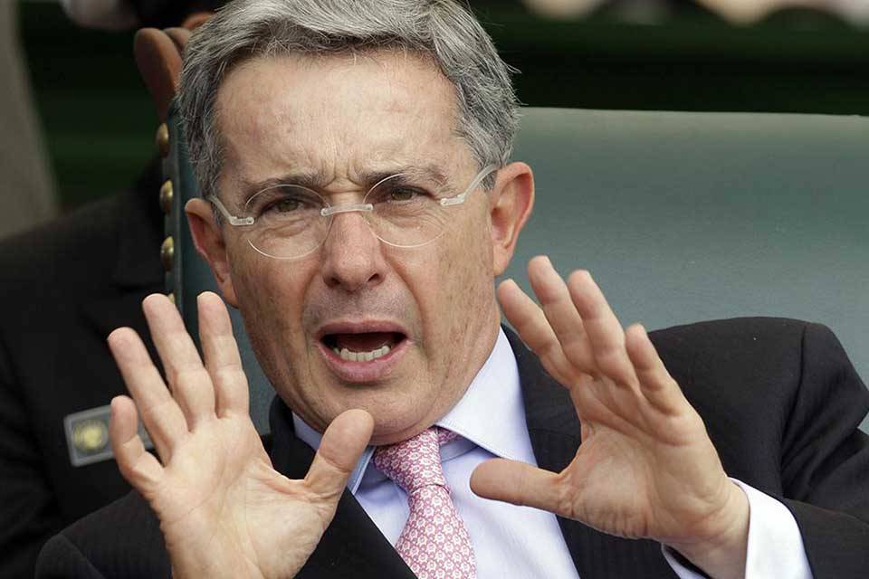 Court orders the immediate freedom of Álvaro Uribe Vélez after guardianship ruling