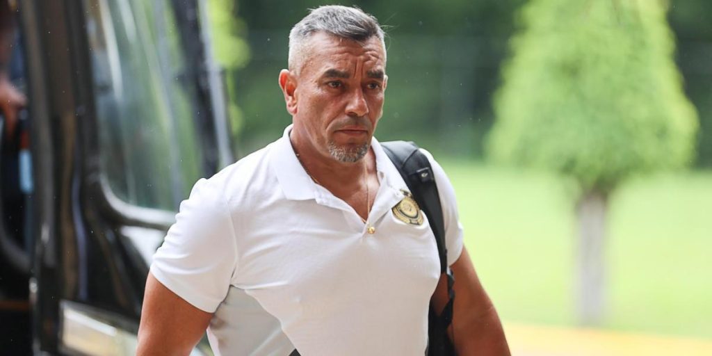 Criticizes an referee, they put a fine and then take it off "Because it violates freedom of expression"