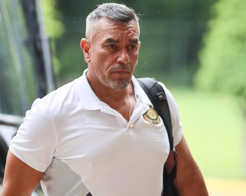 Criticizes an referee, they put a fine and then take it off "Because it violates freedom of expression"