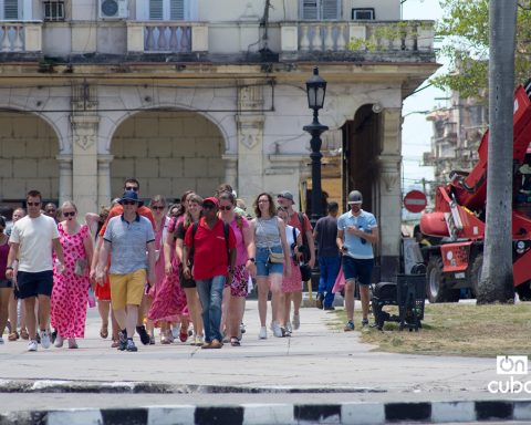 Cuba exceeds one million tourists, but the sector numbers are still in decline