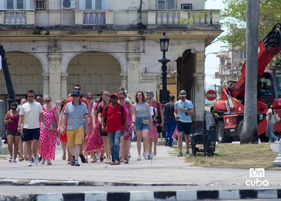 Cuba exceeds one million tourists, but the sector numbers are still in decline