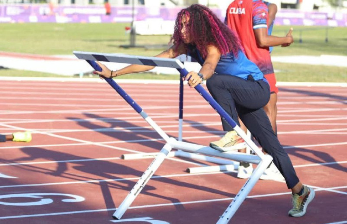 Cuban Jocelyn Echazabal breaks record in 100 meters with fences in Asunción