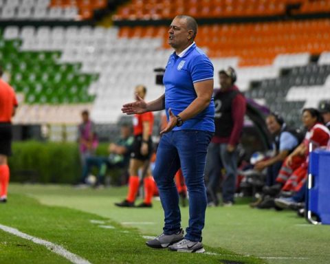 Cuban soccer team officially runs out of director by resignation of Yunielys Castillo