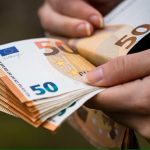 Currency in Cuba: The euro reaches 450 pesos and the MLC is still in mince