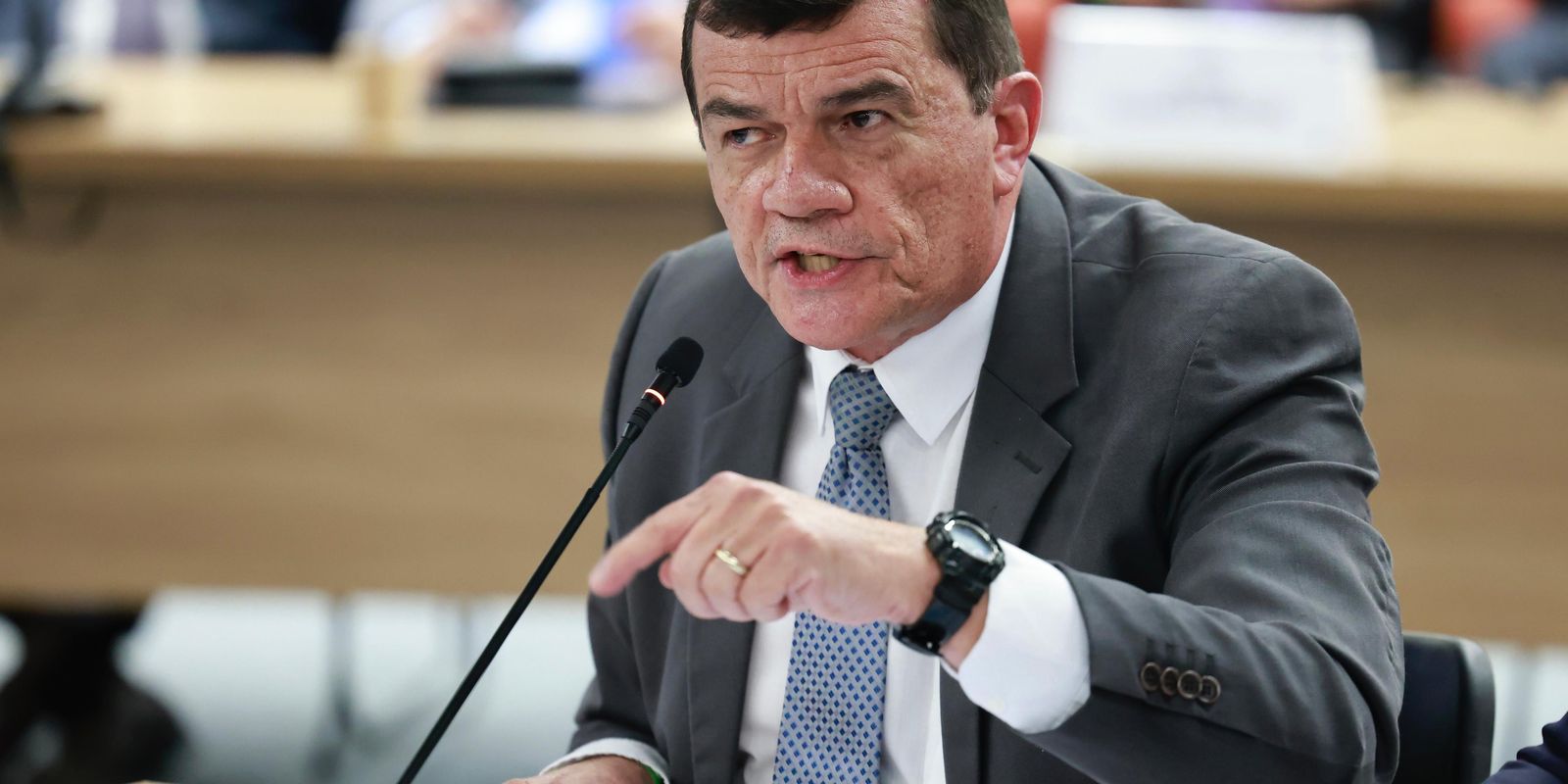 Defense claims that former minister acted "actively" against coup d'etat